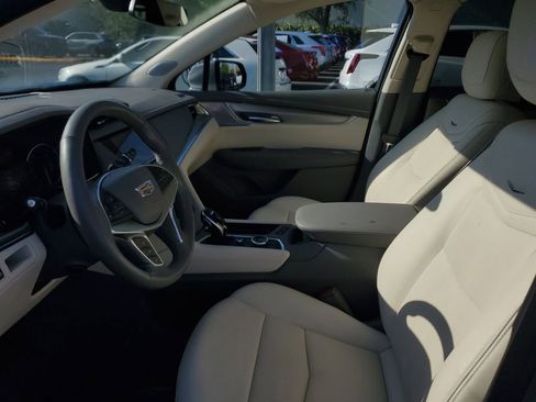 Used 2023 Cadillac XT5 Premium Luxury w/ LPO, Floor Liner Package FWD image 22