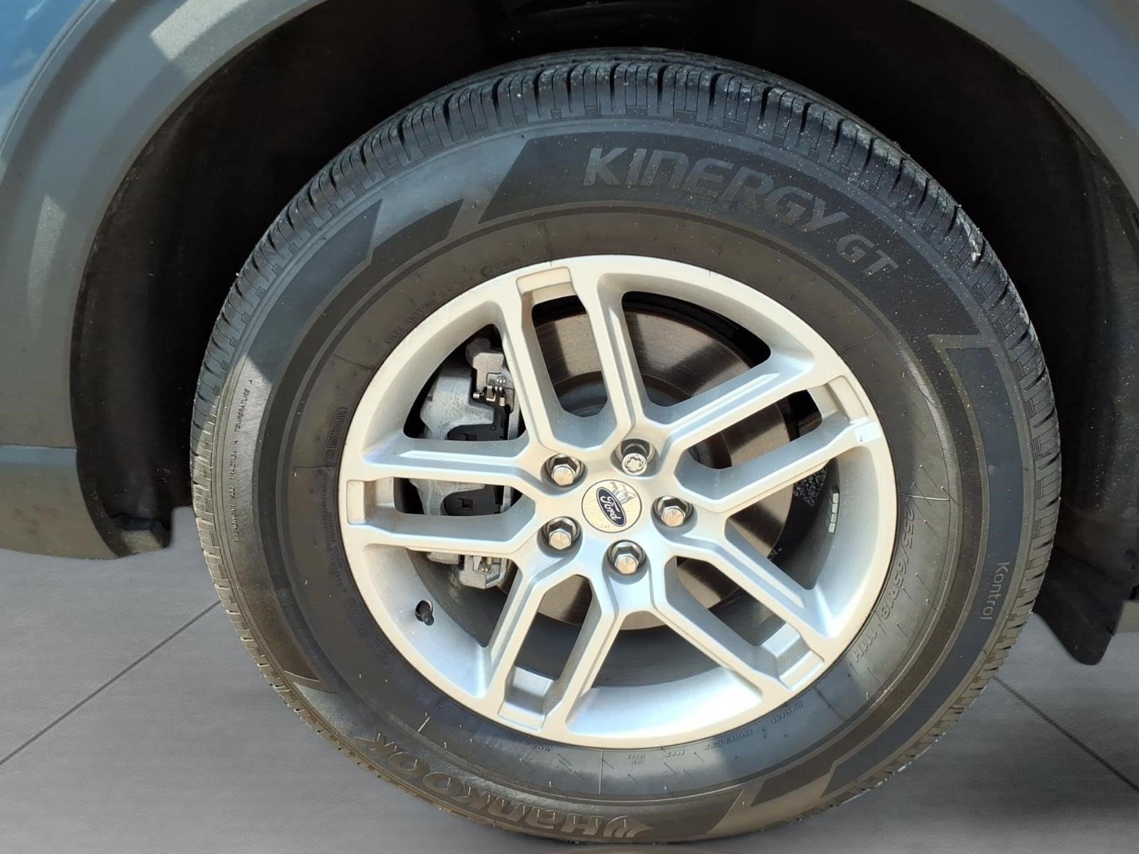 Used 2026 Ford Explorer Active AWD/4WD image 5