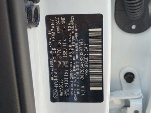 New 2025 Hyundai Venue Limited image 31