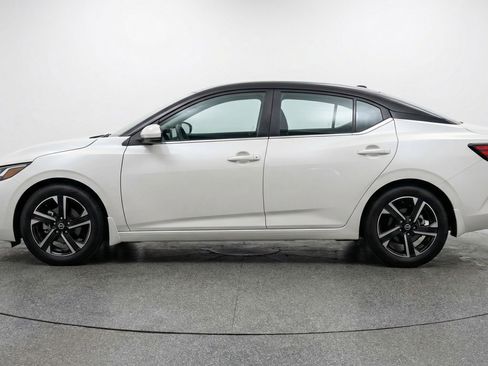Used 2025 Nissan Sentra SV image 5