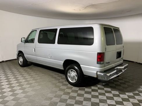 Used 2010 Ford E-350 and Econoline 350 XLT RWD image 10