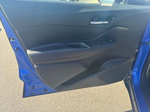 Used 2019 Toyota C-HR LE image 12