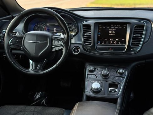 Used 2016 Chrysler 200 S w/ Comfort Group FWD image 19