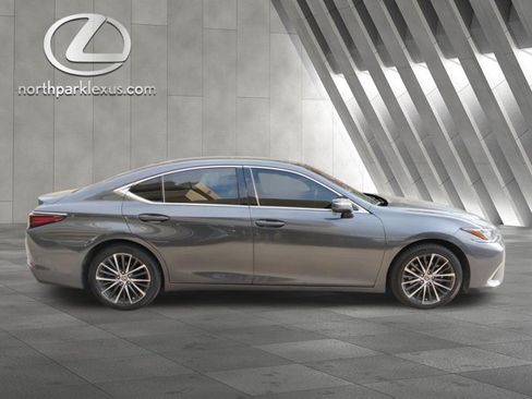 Used 2022 Lexus ES 350 w/ Premium Package FWD image 4