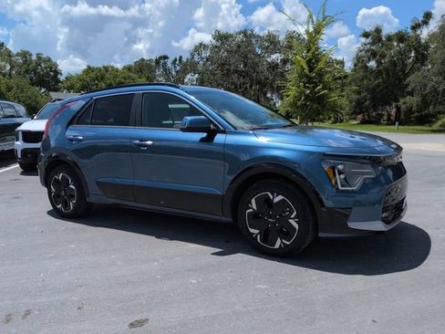 Certified 2024 Kia Niro Wave FWD image 1