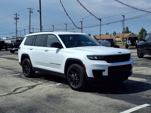 Used 2024 Jeep Grand Cherokee L Altitude image 1