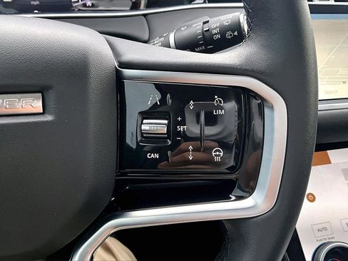 Used 2023 Land Rover Range Rover Evoque SE image 21