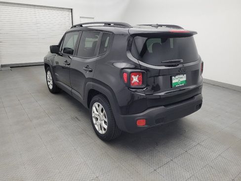 Used 2017 Jeep Renegade Latitude FWD image 5