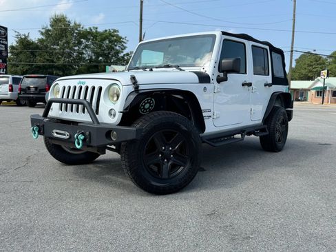 Used 2018 Jeep Wrangler Unlimited Sport w/ Connectivity Group AWD/4WD image 3