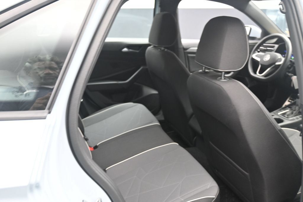 Used 2026 Volkswagen Jetta Sport FWD image 23