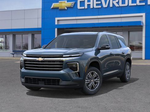 New 2026 Chevrolet Traverse LT w/ LPO, Floor Liner Package image 6