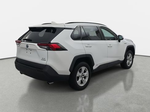 Used 2019 Toyota RAV4 XLE image 5