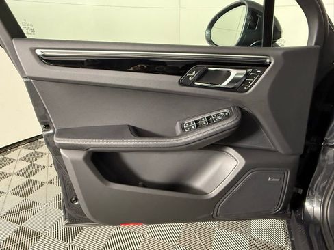 New 2026 Porsche Macan image 25