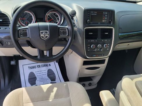 Used 2019 Dodge Grand Caravan SE w/ UConnect Hands-Free Group FWD image 26