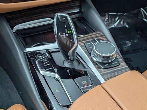 Used 2023 BMW 540i w/ Premium Package image 12