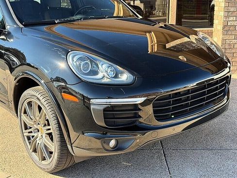 Used 2018 Porsche Cayenne Platinum Edition w/ Premium Package AWD/4WD image 10
