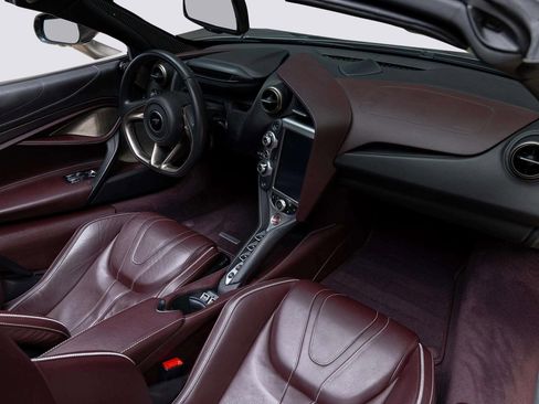 Used 2020 McLaren 720S Spider image 22