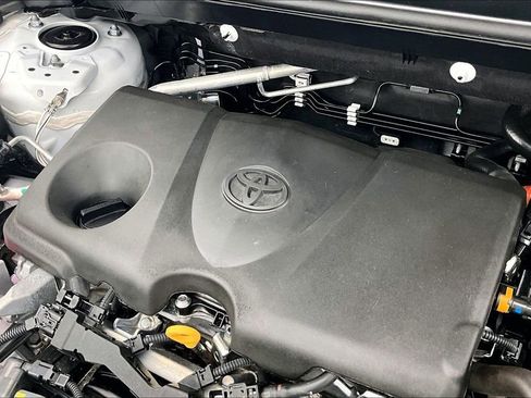 Used 2025 Toyota RAV4 XLE image 34