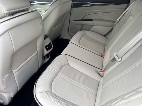 Certified 2018 Ford Fusion Energi Platinum image 33