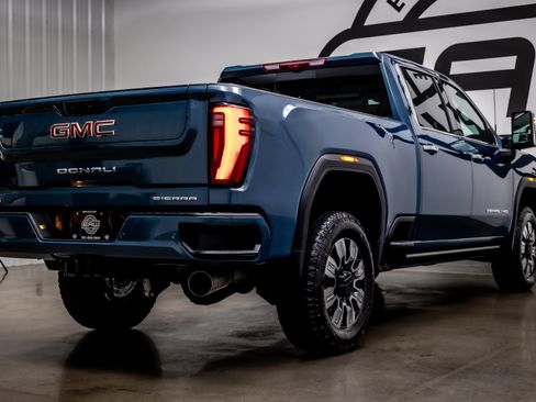 Used 2026 GMC Sierra 3500 Denali w/ Denali Reserve Package AWD/4WD image 35