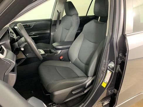 Used 2024 Toyota RAV4 LE image 27