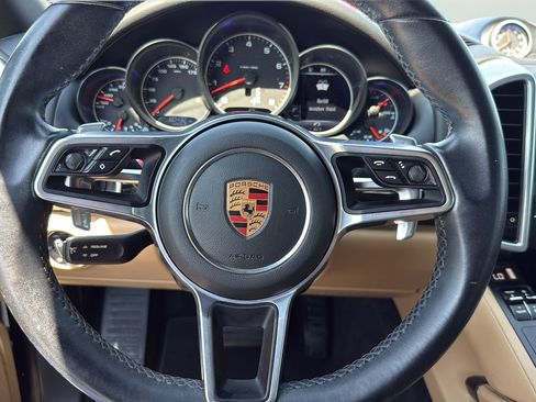 Used 2017 Porsche Cayenne Platinum Edition AWD/4WD image 14