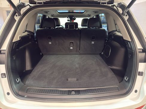 Used 2023 Jeep Grand Cherokee 4WD 4xe w/ Luxury Tech Group II image 31