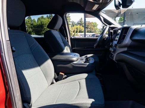 Used 2024 RAM 2500 Tradesman w/ Chrome Appearance Group image 21