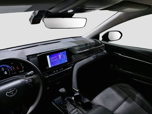 Used 2025 Toyota Camry LE w/ Convenience Package FWD image 23