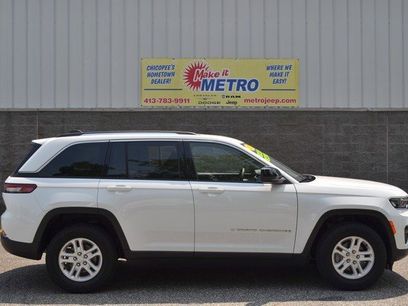 Used 2023 Jeep Grand Cherokee Laredo