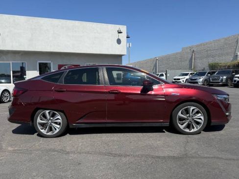 Used 2019 Honda Clarity Plug-In Hybrid image 2