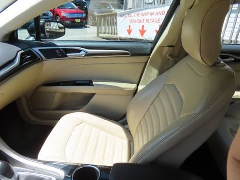 Used 2013 Ford Fusion SE FWD image 20