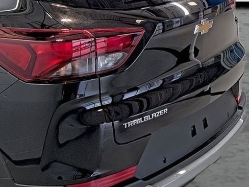 New 2026 Chevrolet TrailBlazer LT w/ Convenience Package FWD image 10