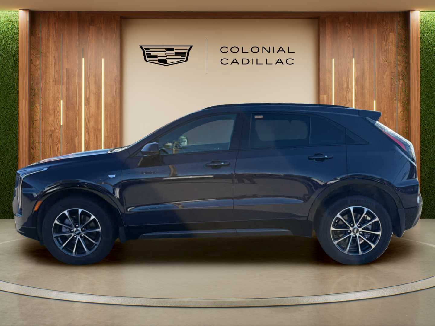 Used 2025 Cadillac XT4 Sport w/ Technology Package AWD/4WD image 3