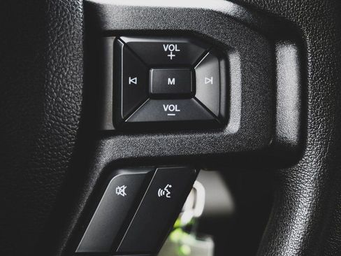 Used 2019 Ford F150 XLT image 10