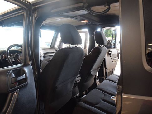 Used 2016 Jeep Wrangler Unlimited Sport w/ Quick Order Package 24S AWD/4WD image 31