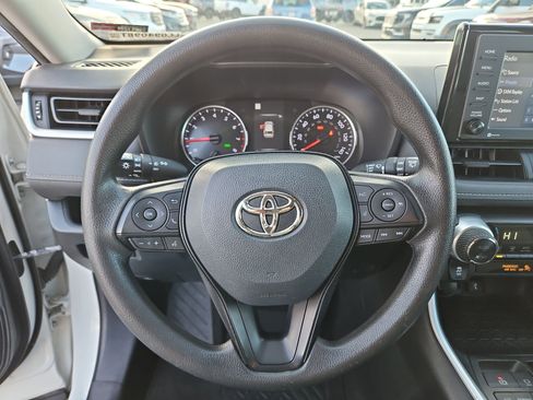 Used 2020 Toyota RAV4 XLE image 18