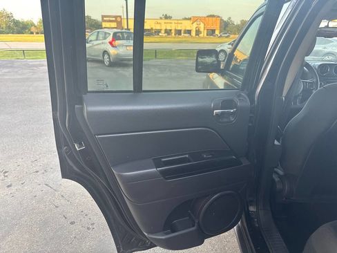 Used 2017 Jeep Patriot Sport w/ Power Value Group image 13