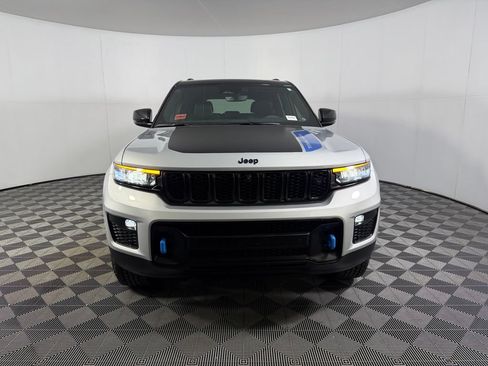 Used 2024 Jeep Grand Cherokee Trailhawk w/ Advanced Protech Group II AWD/4WD image 3