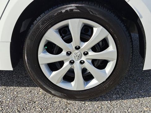 Certified 2024 Toyota Corolla LE image 5