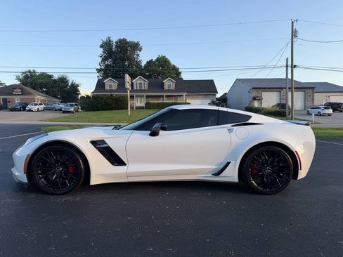 Used 2015 Chevrolet Corvette Z06 w/ 2LZ Preferred Equipment Group RWD image 11