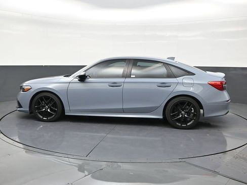 Used 2023 Honda Civic Sport image 2