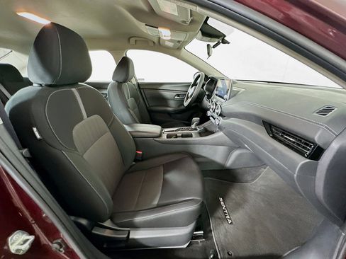 Used 2025 Nissan Sentra SV FWD image 28