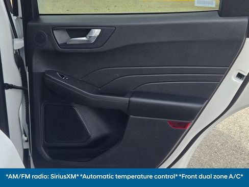 Used 2021 Ford Escape Titanium image 12