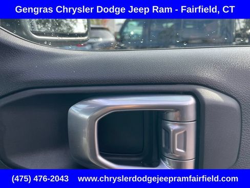 Used 2024 Jeep Wrangler Unlimited w/ Convenience Group AWD/4WD image 18