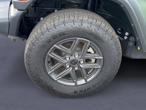 Used 2026 Jeep Wrangler Sport AWD/4WD image 9