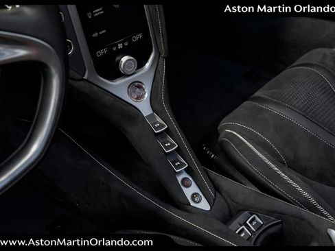 Used 2024 McLaren 750S Spider image 9