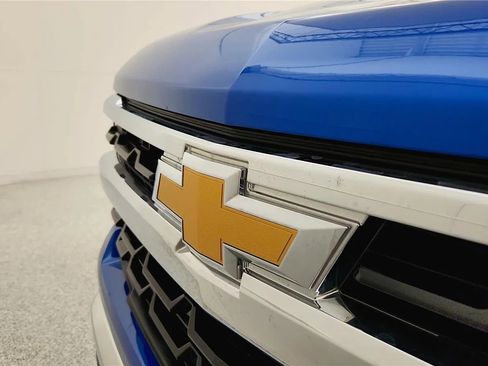 Used 2023 Chevrolet Silverado 1500 LT w/ Z71 Off-Road Package AWD/4WD image 16