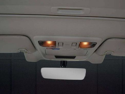 Used 2017 Subaru Outback 2.5i Limited image 23