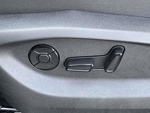 Certified 2025 Volkswagen Tiguan SE R-Line AWD/4WD image 16